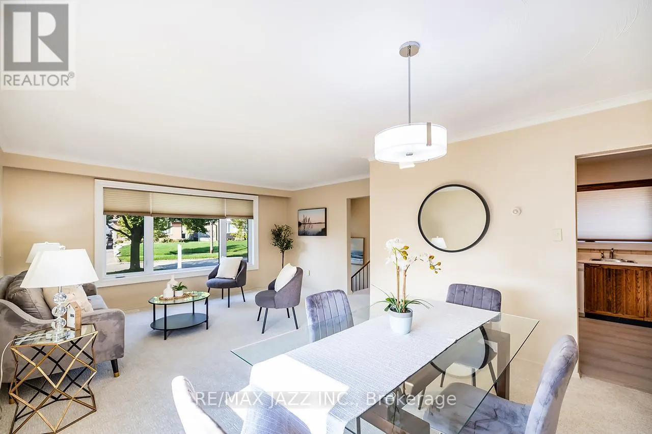 64 BAILEY CRESCENT
