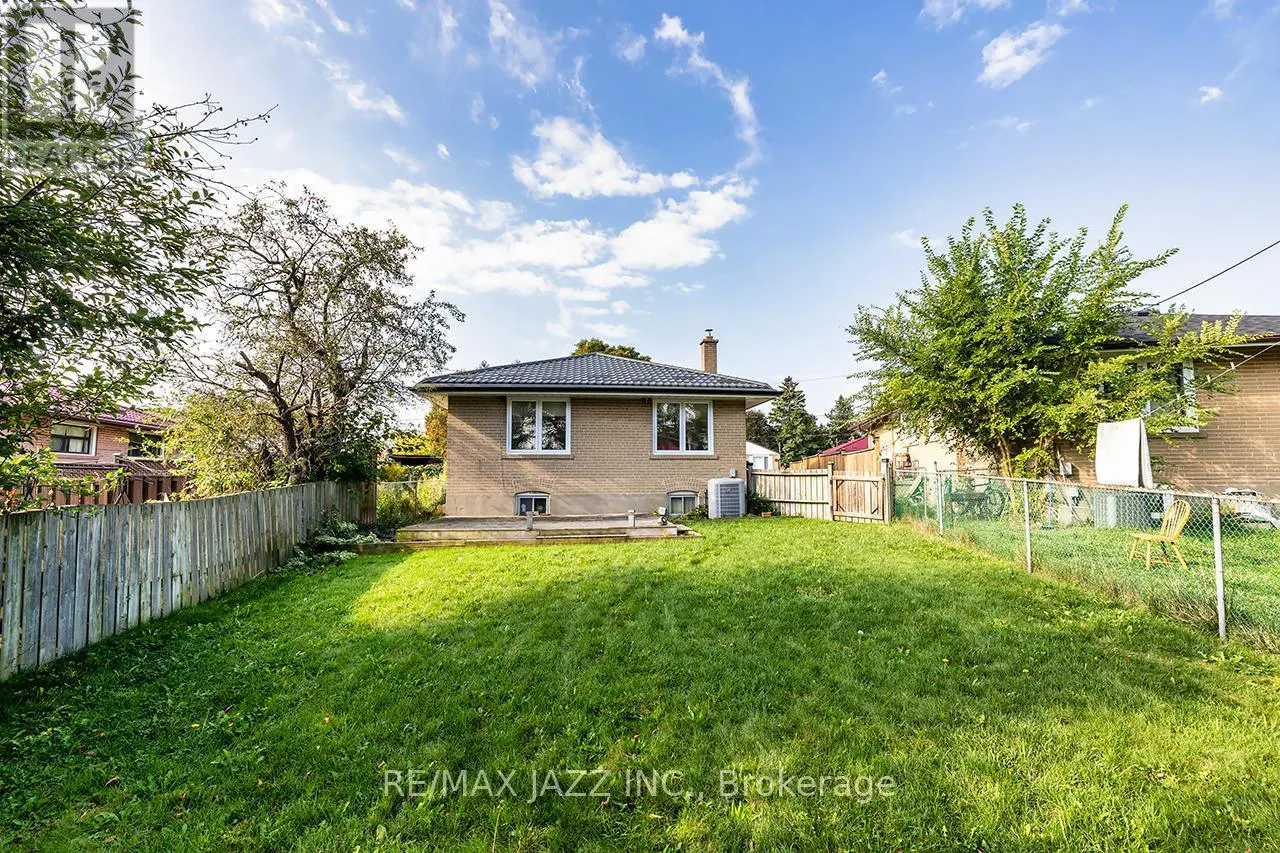64 BAILEY CRESCENT
