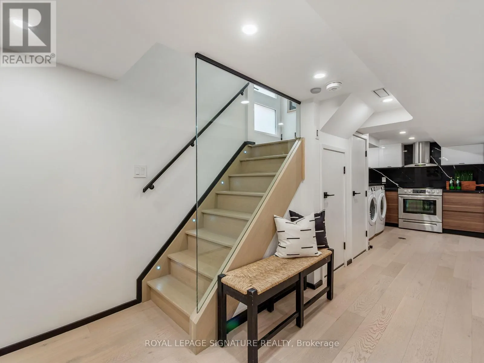186 OAK PARK AVENUE