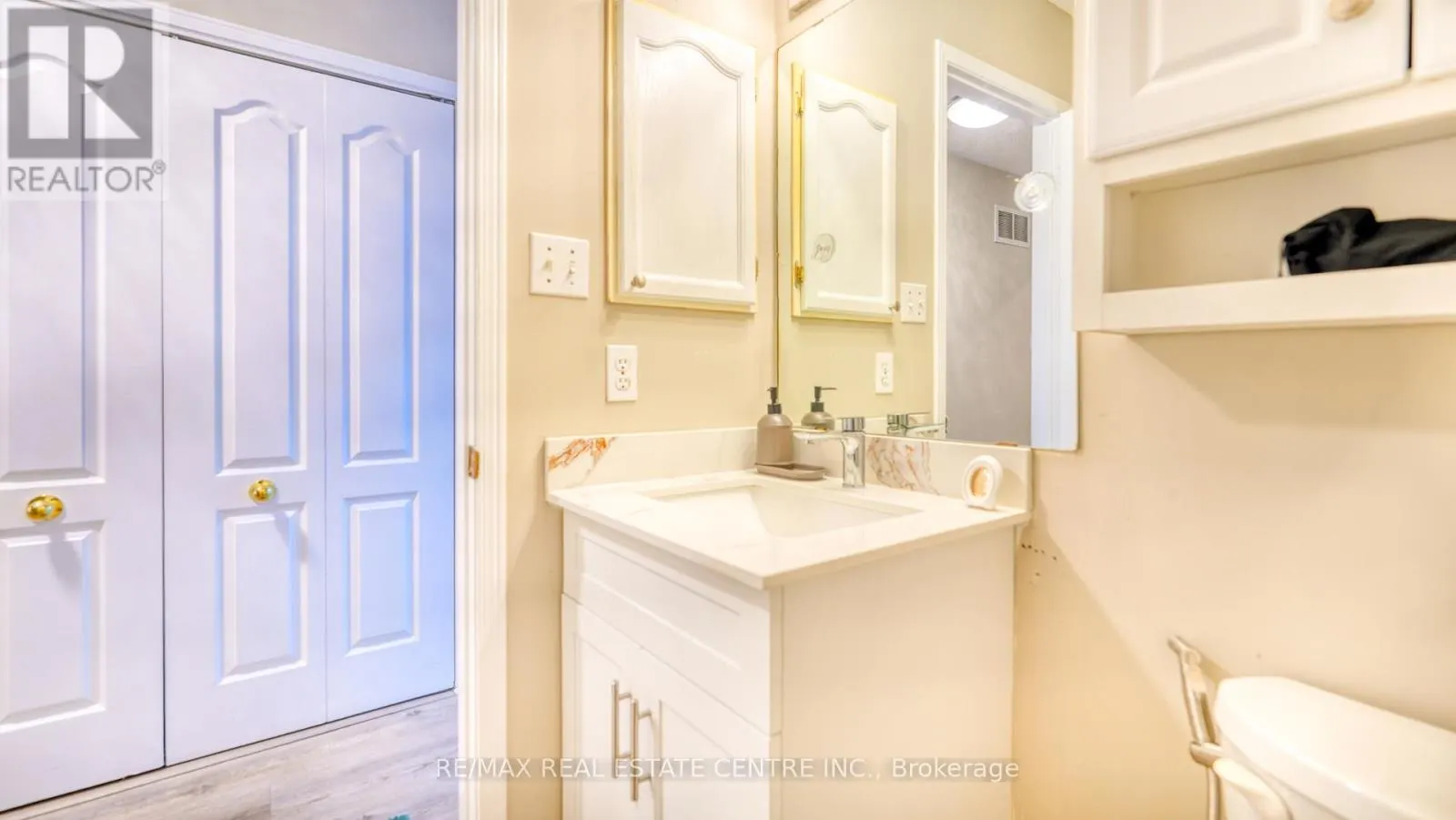37 SHENANDOAH DRIVE
