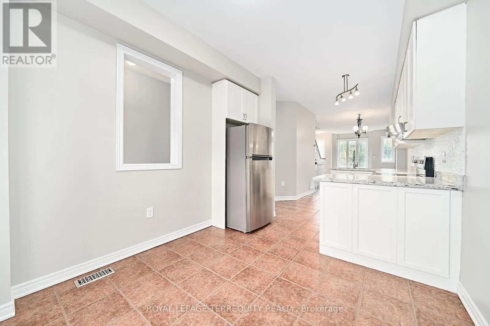 5 - 301 STROUDS LANE
