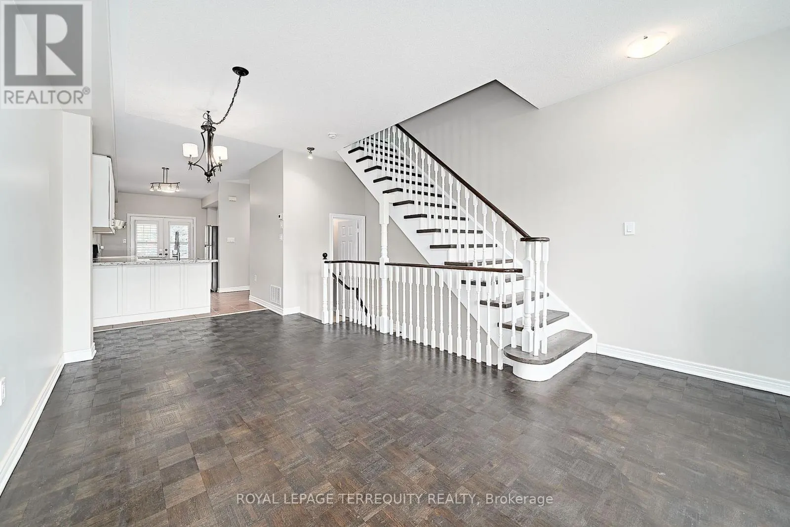 5 - 301 STROUDS LANE