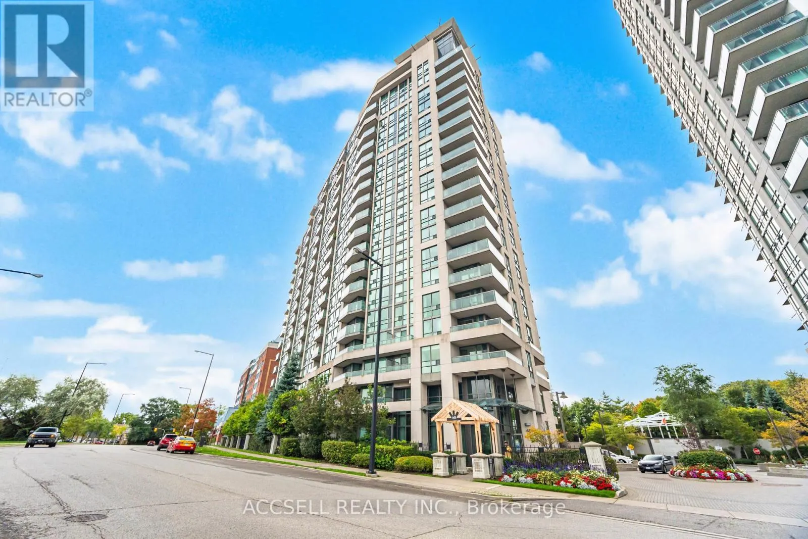 1015 - 68 GRANGEWAY AVENUE