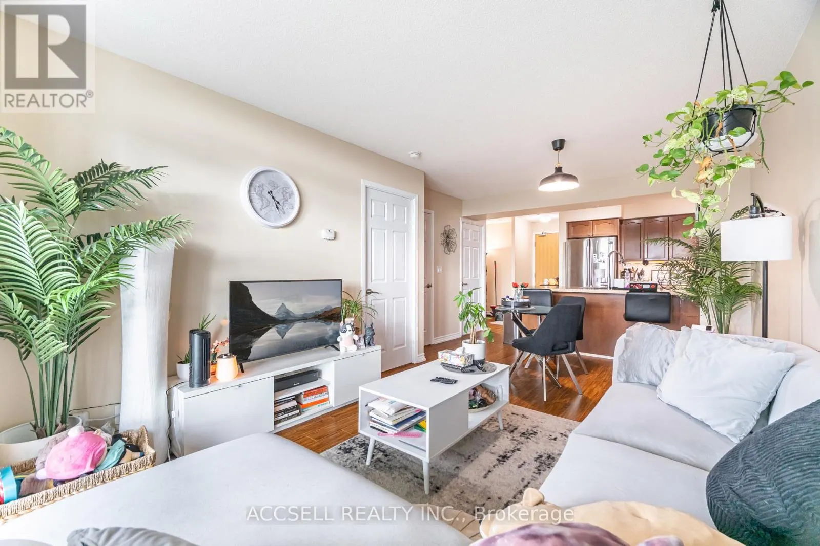 1015 - 68 GRANGEWAY AVENUE