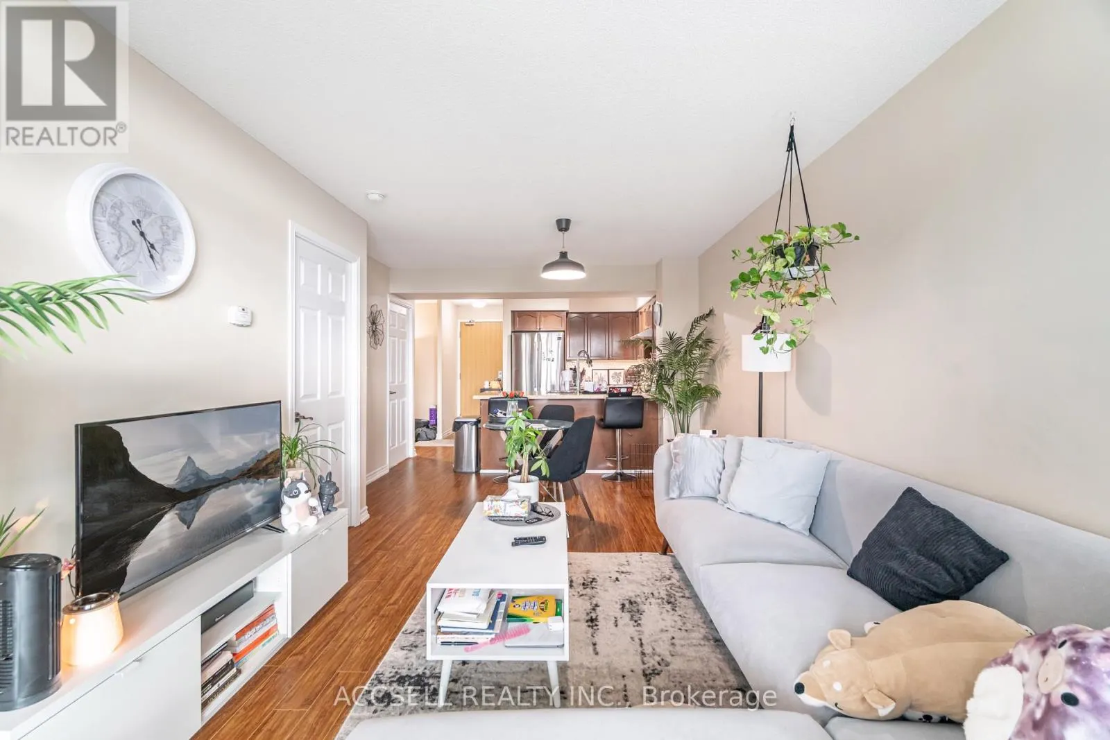 1015 - 68 GRANGEWAY AVENUE
