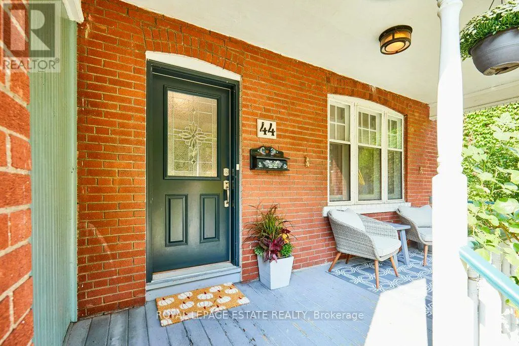 44 BIRCHMOUNT ROAD