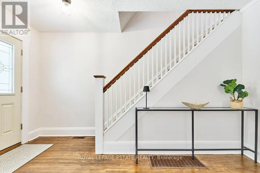 44 BIRCHMOUNT ROAD