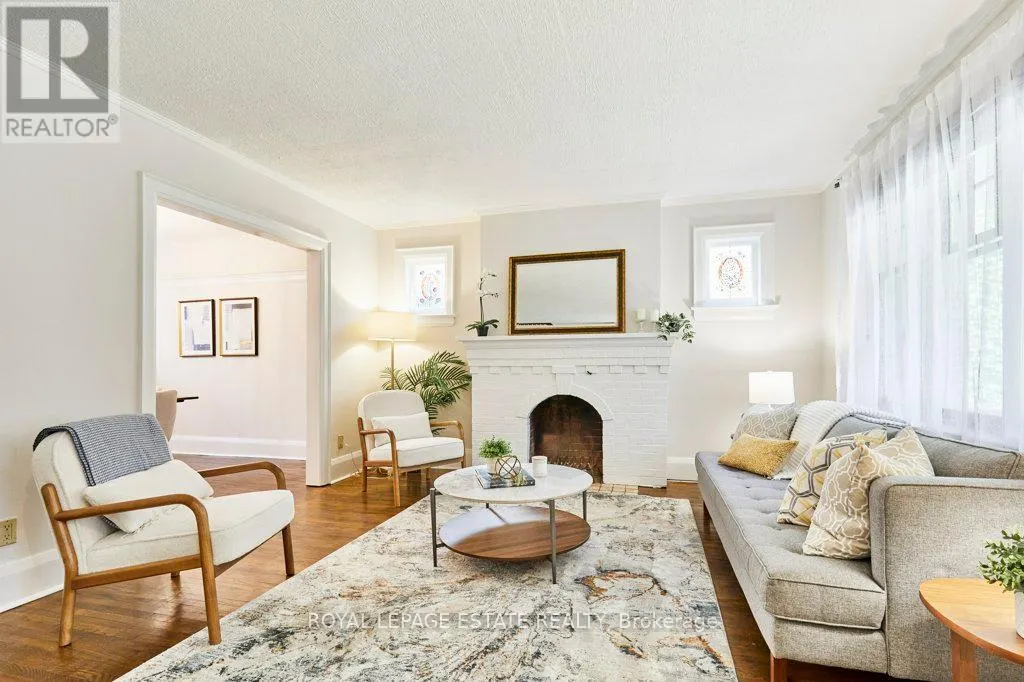 44 BIRCHMOUNT ROAD