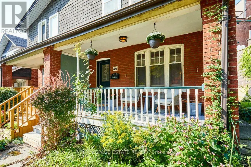 44 BIRCHMOUNT ROAD