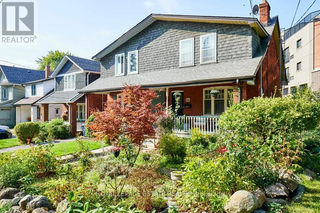 44 BIRCHMOUNT ROAD