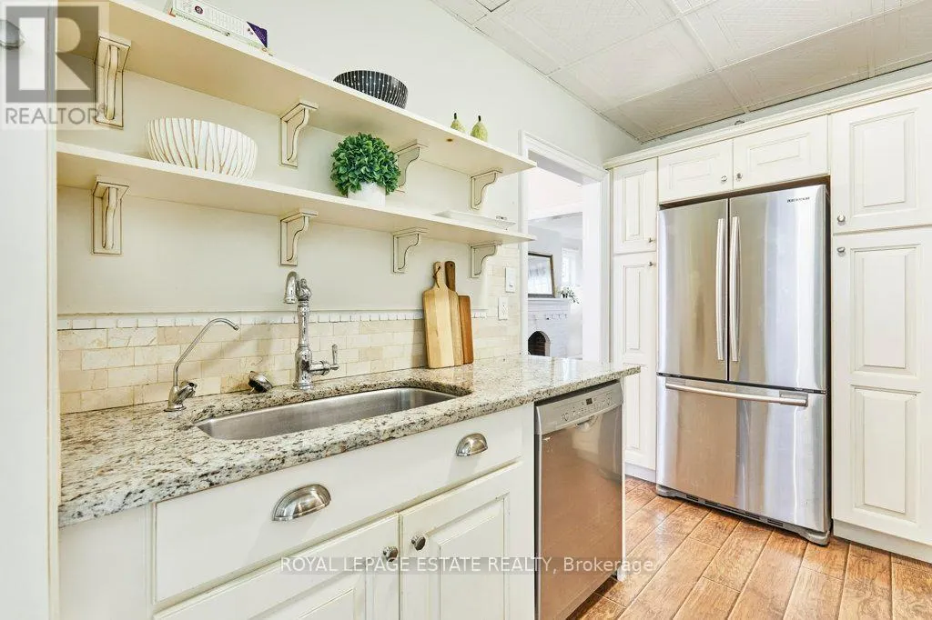 44 BIRCHMOUNT ROAD