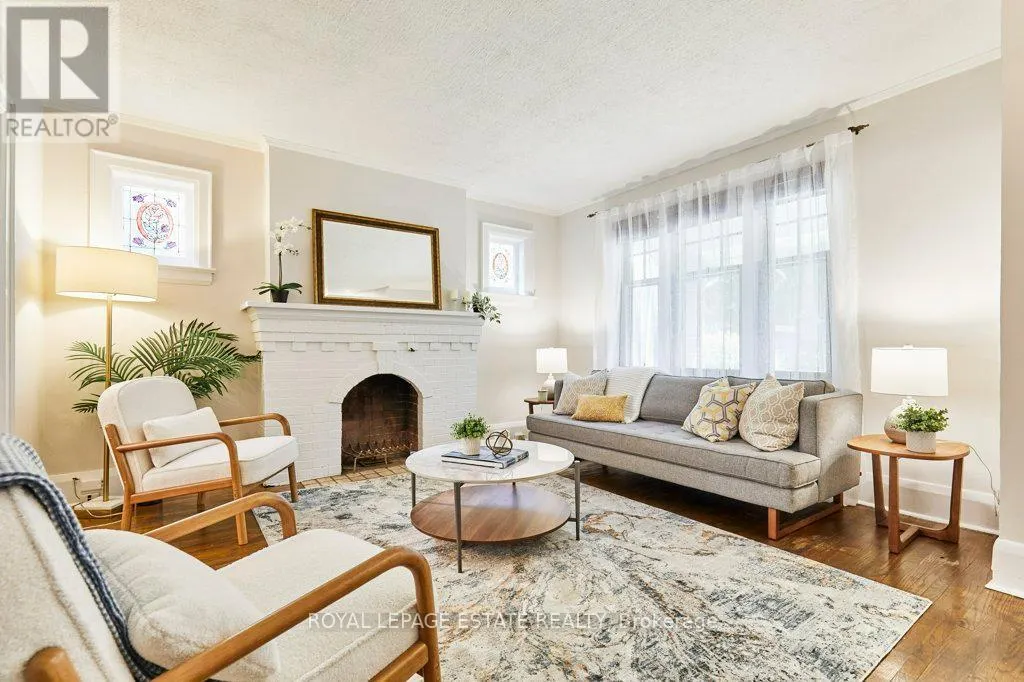 44 BIRCHMOUNT ROAD