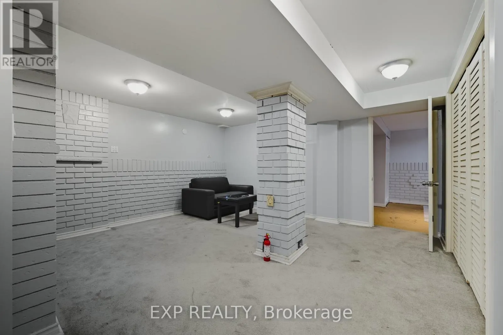 2 BLACKBURN CRESCENT