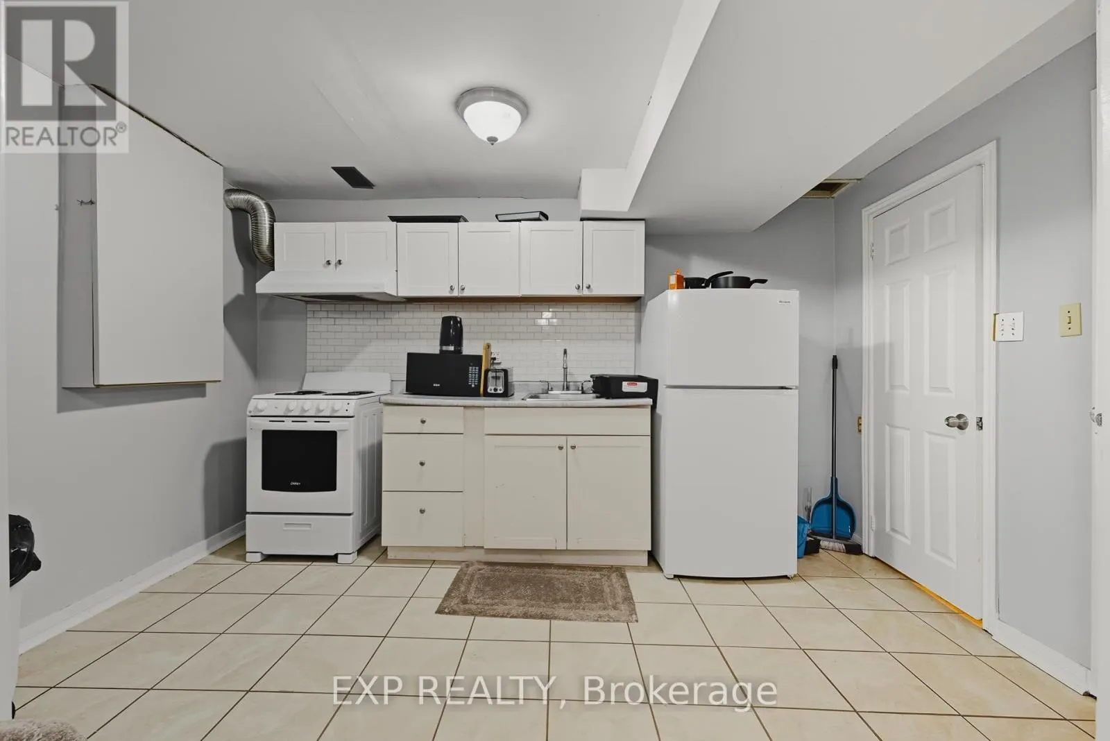 2 BLACKBURN CRESCENT