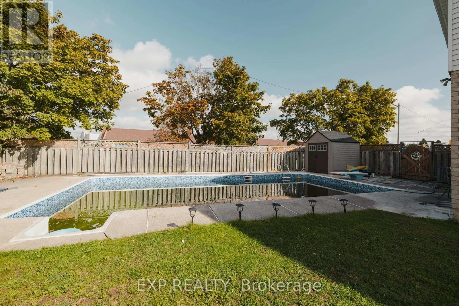 2 BLACKBURN CRESCENT