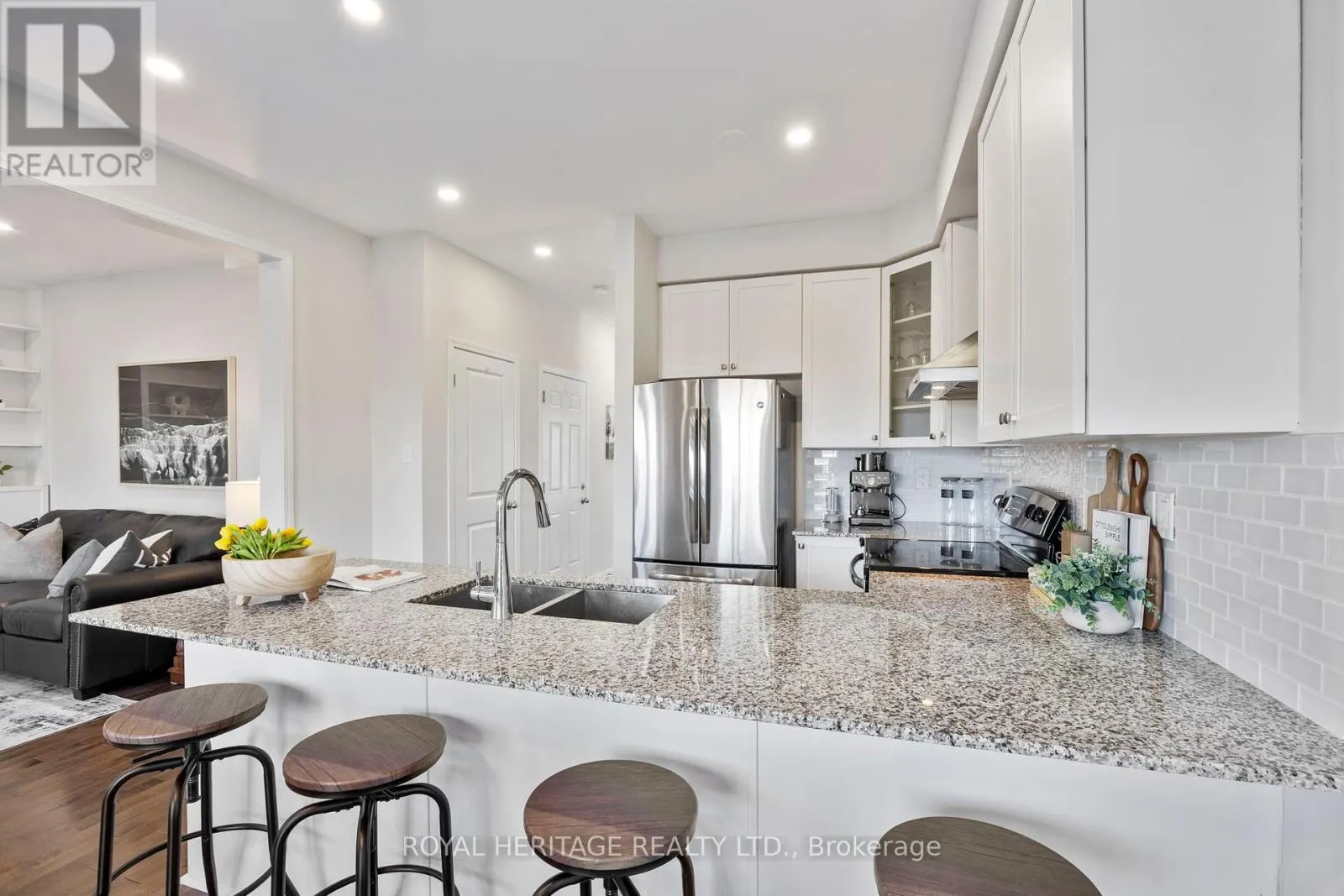 86 NORTHGLEN BOULEVARD