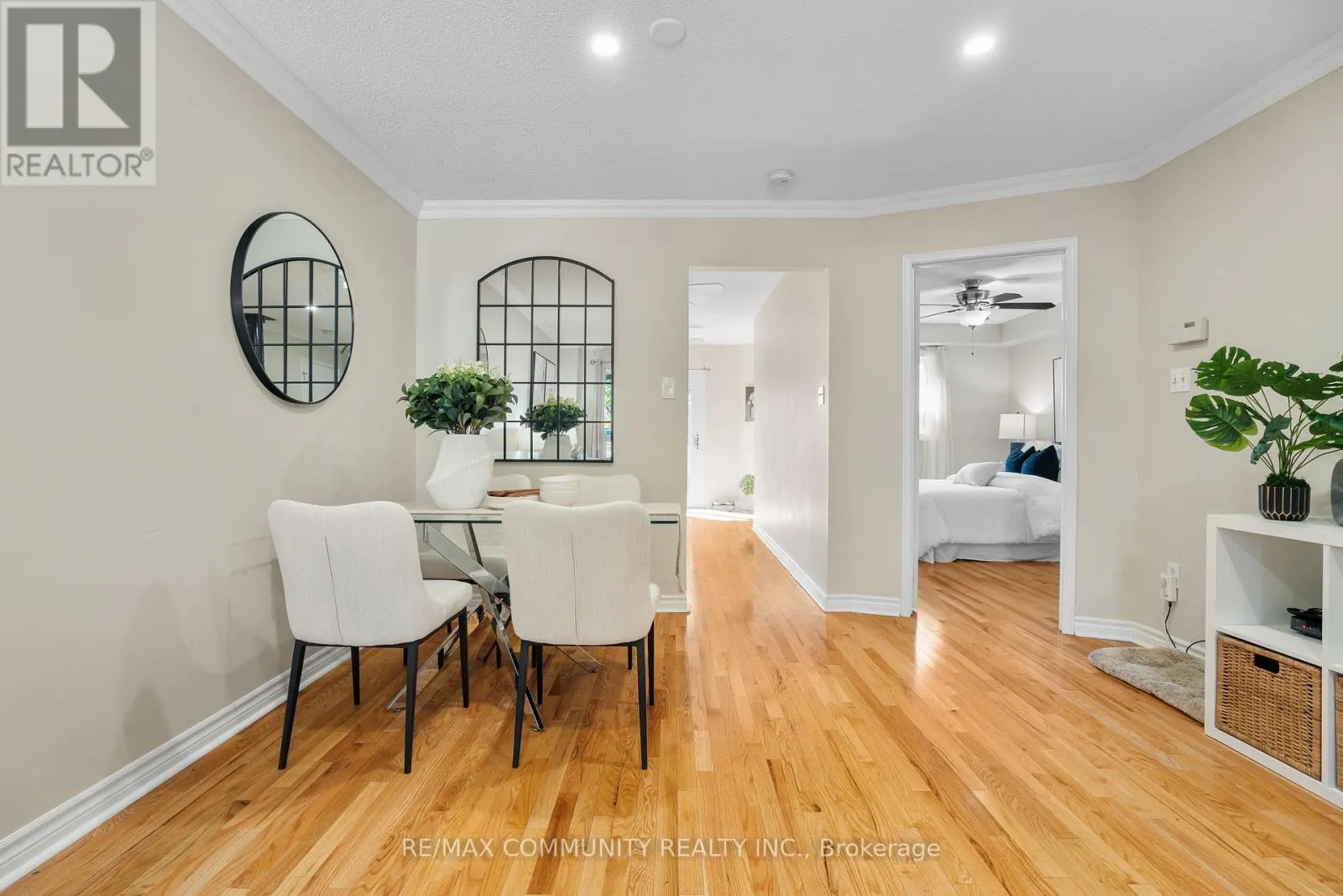 1880 WOODGATE COURT