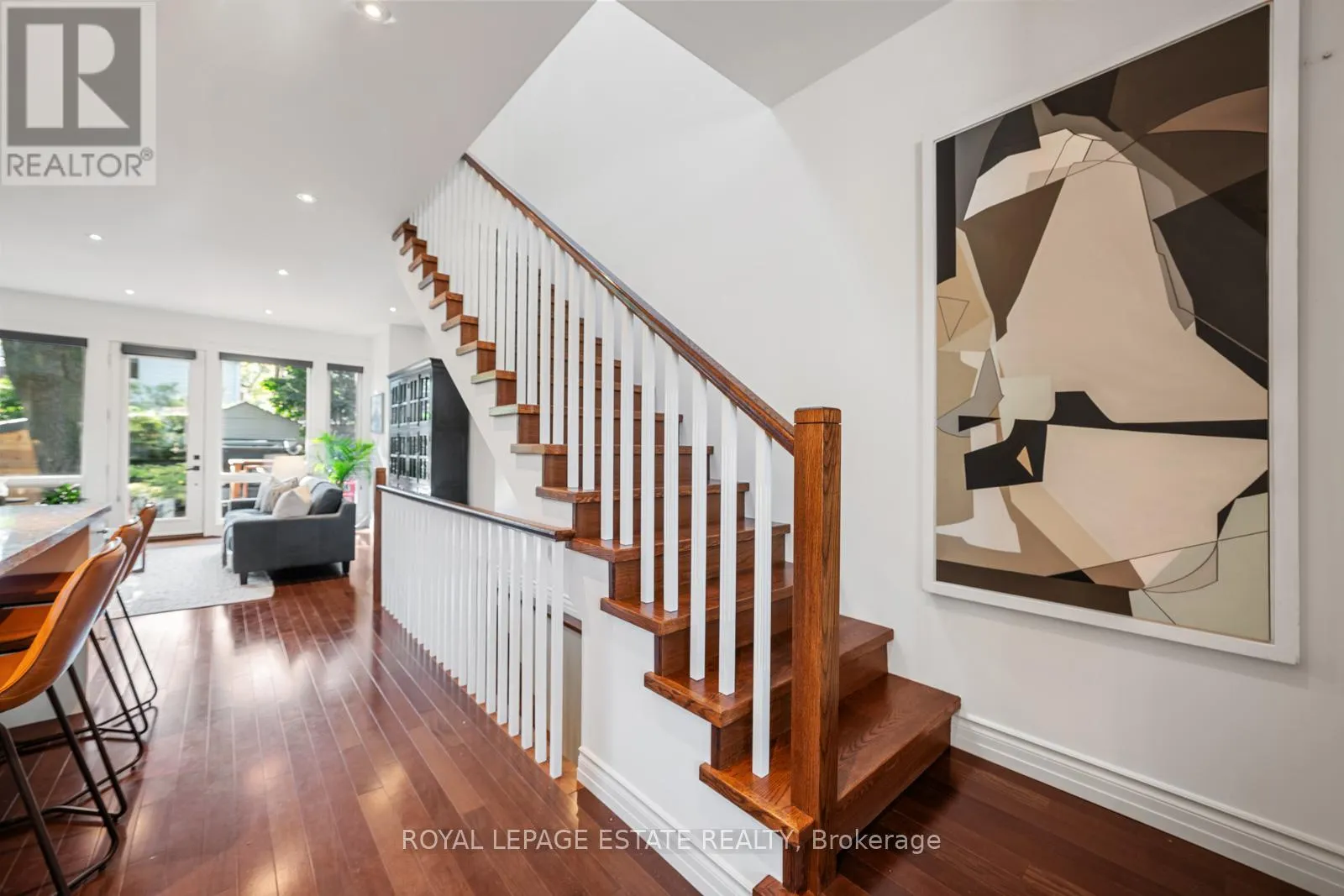 158 WARDEN AVENUE