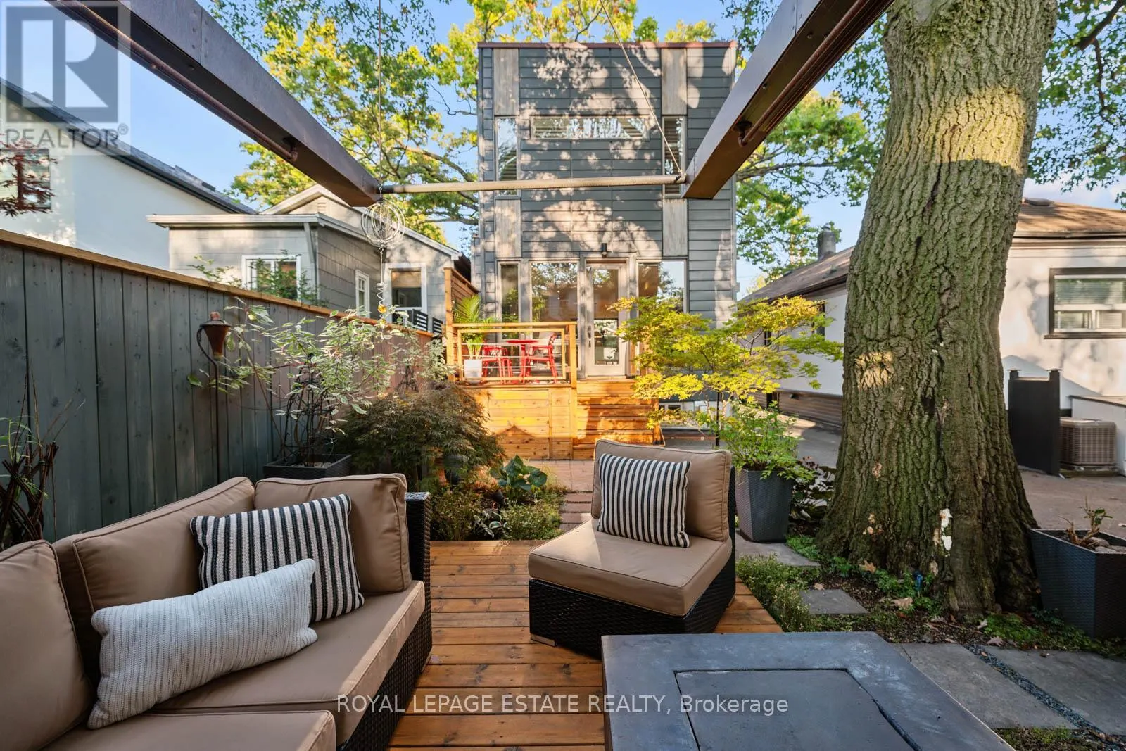 158 WARDEN AVENUE