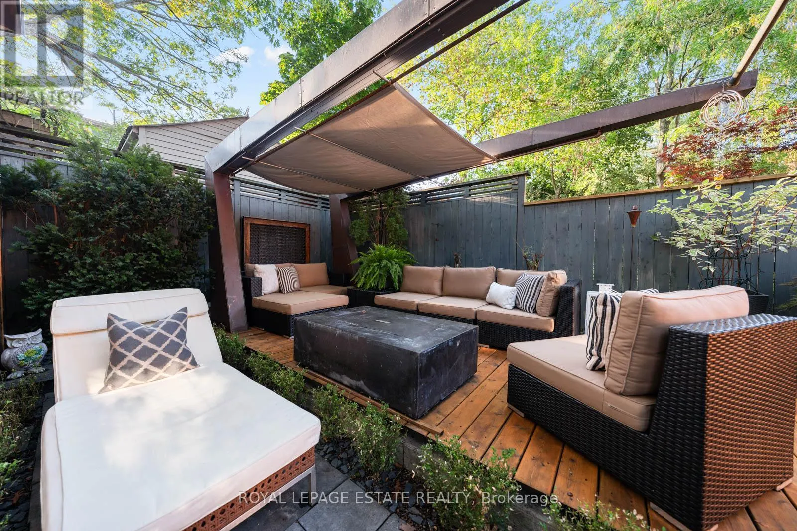 158 WARDEN AVENUE