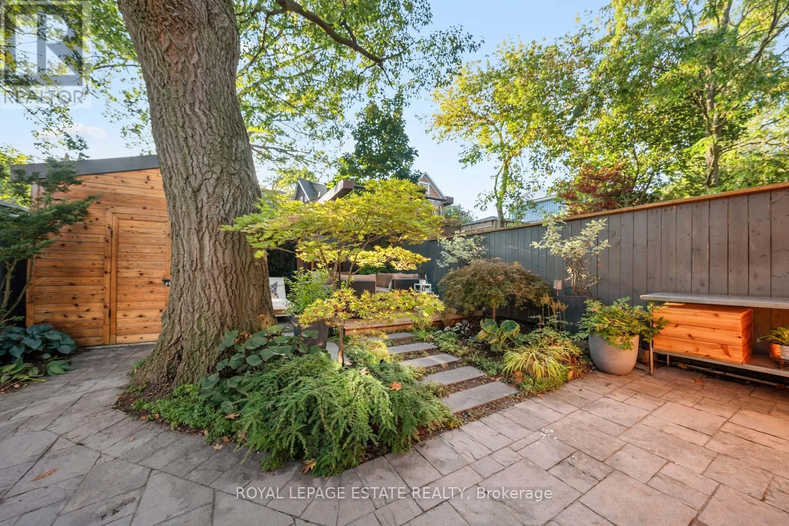 158 WARDEN AVENUE