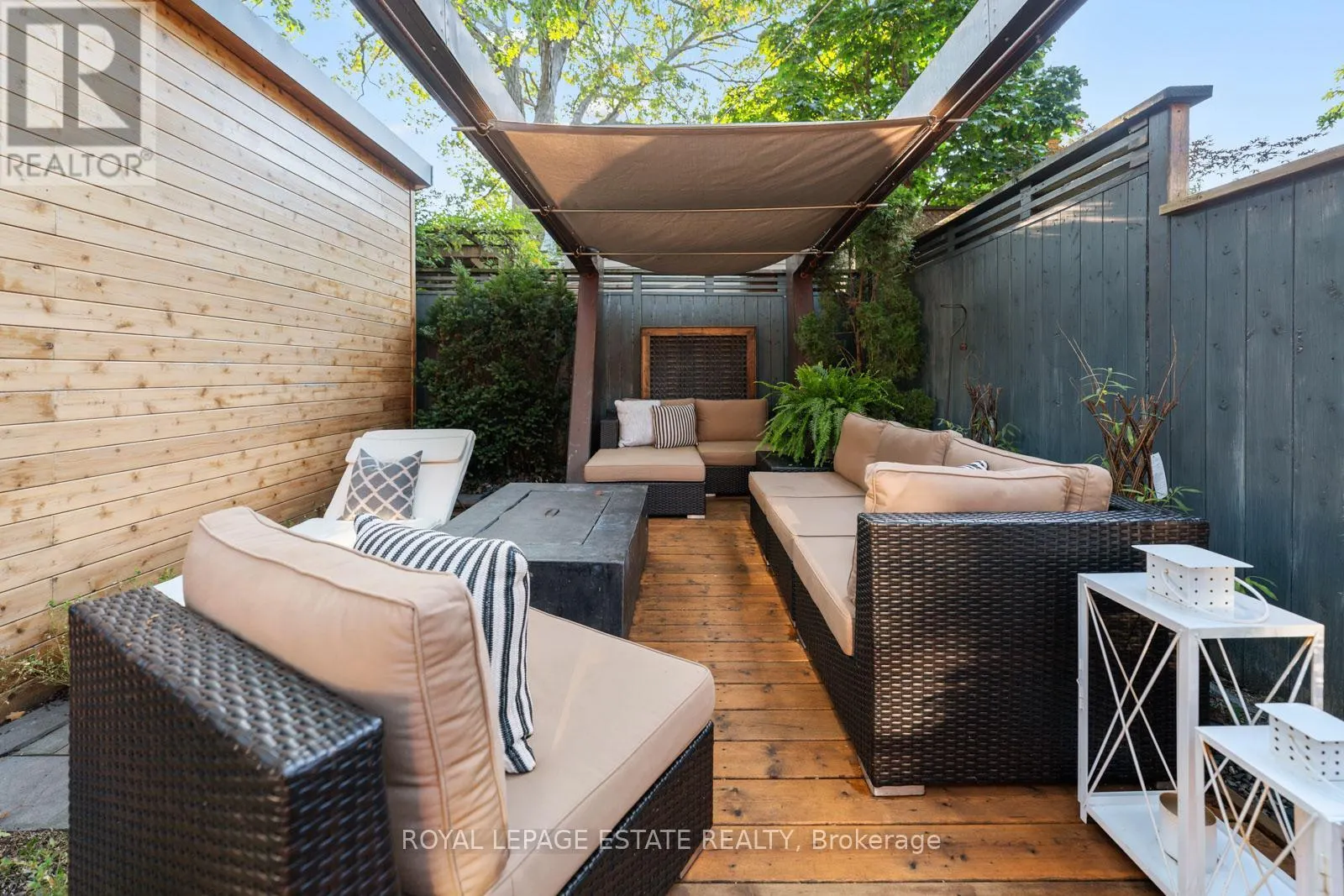 158 WARDEN AVENUE