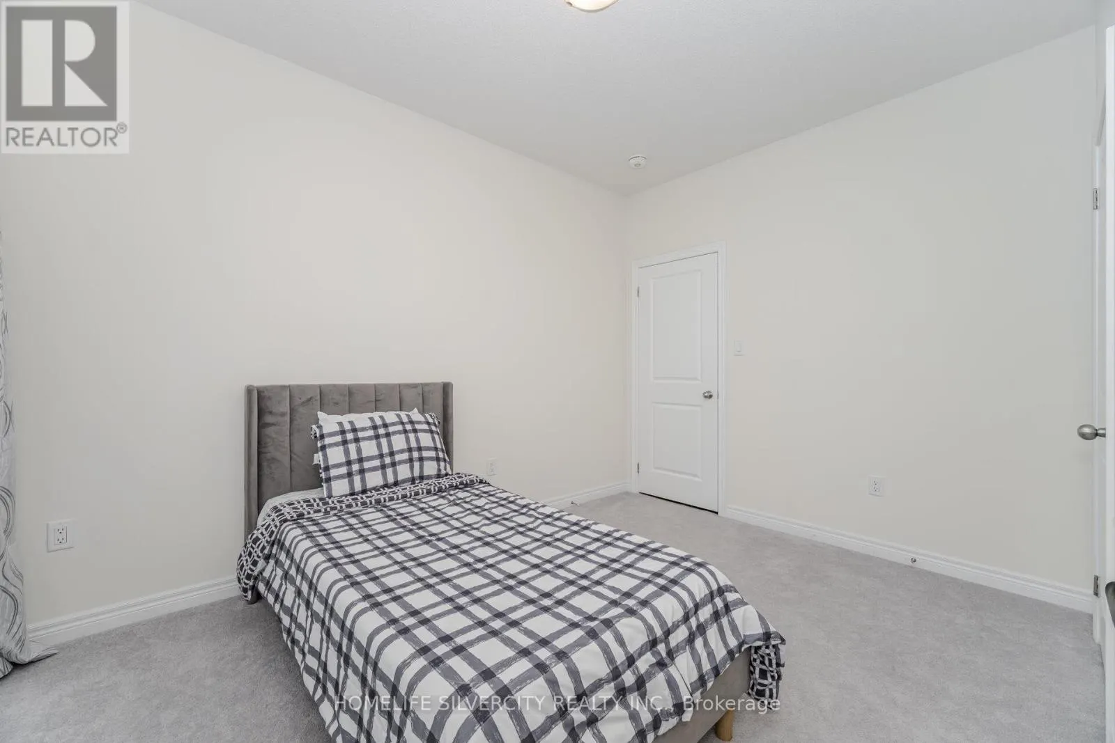 45 OGSTON CRESCENT