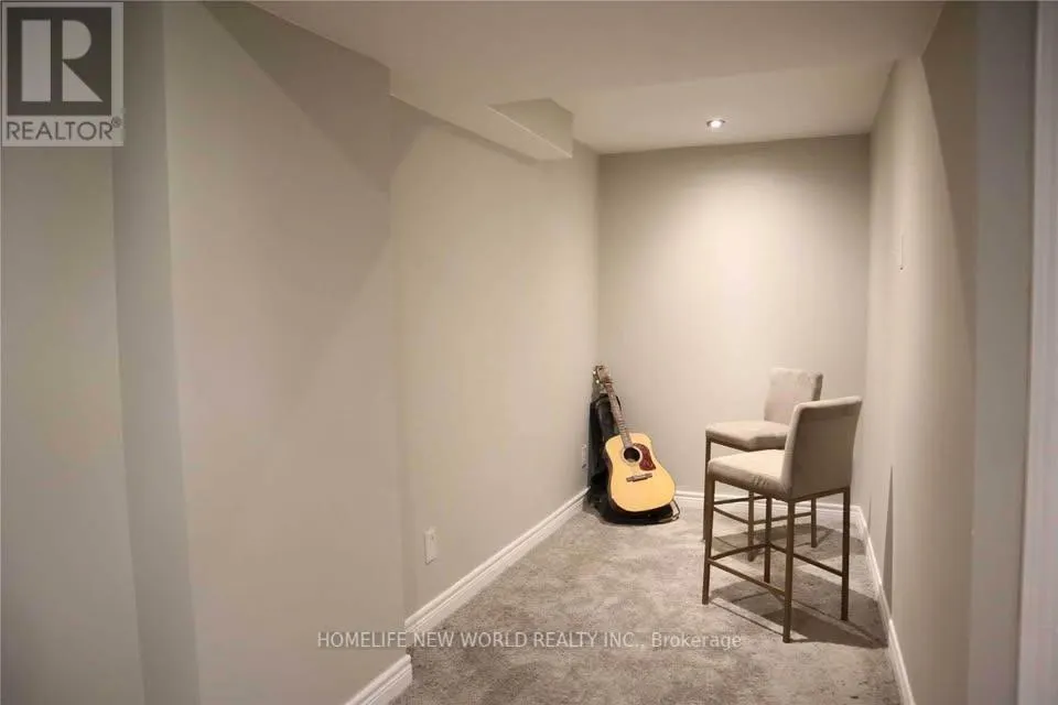 1520 SARASOTA CRESCENT