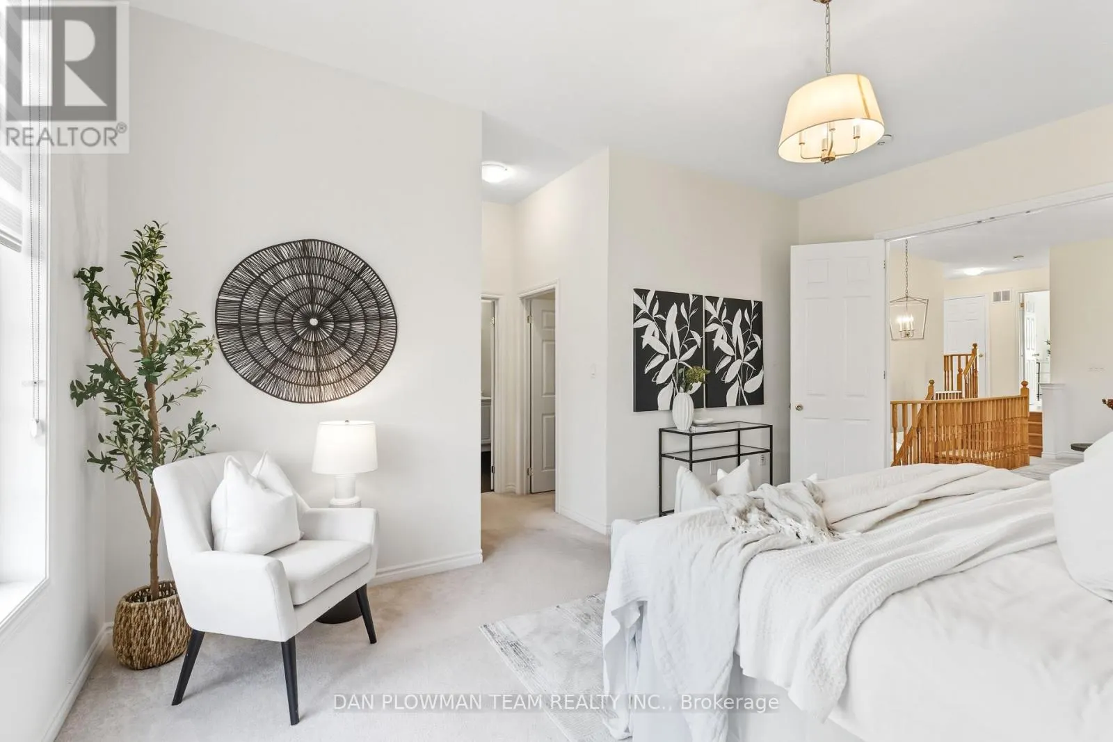11 RAVENSEDGE COURT