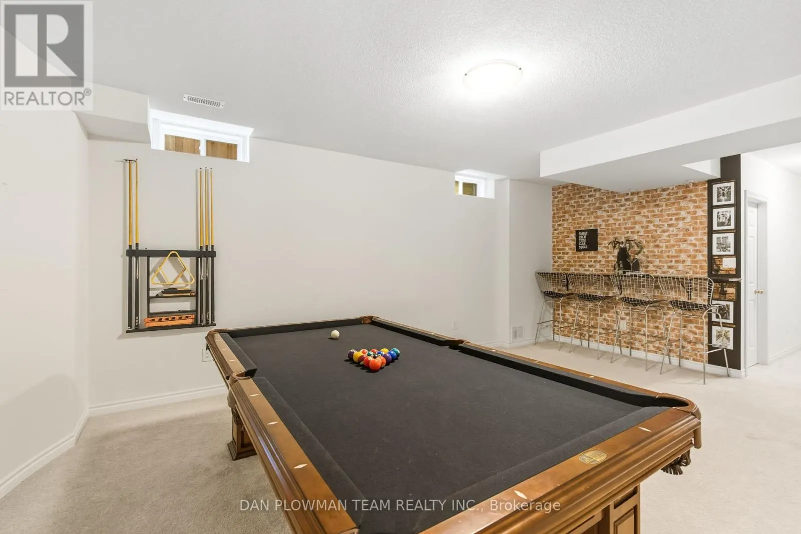 11 RAVENSEDGE COURT