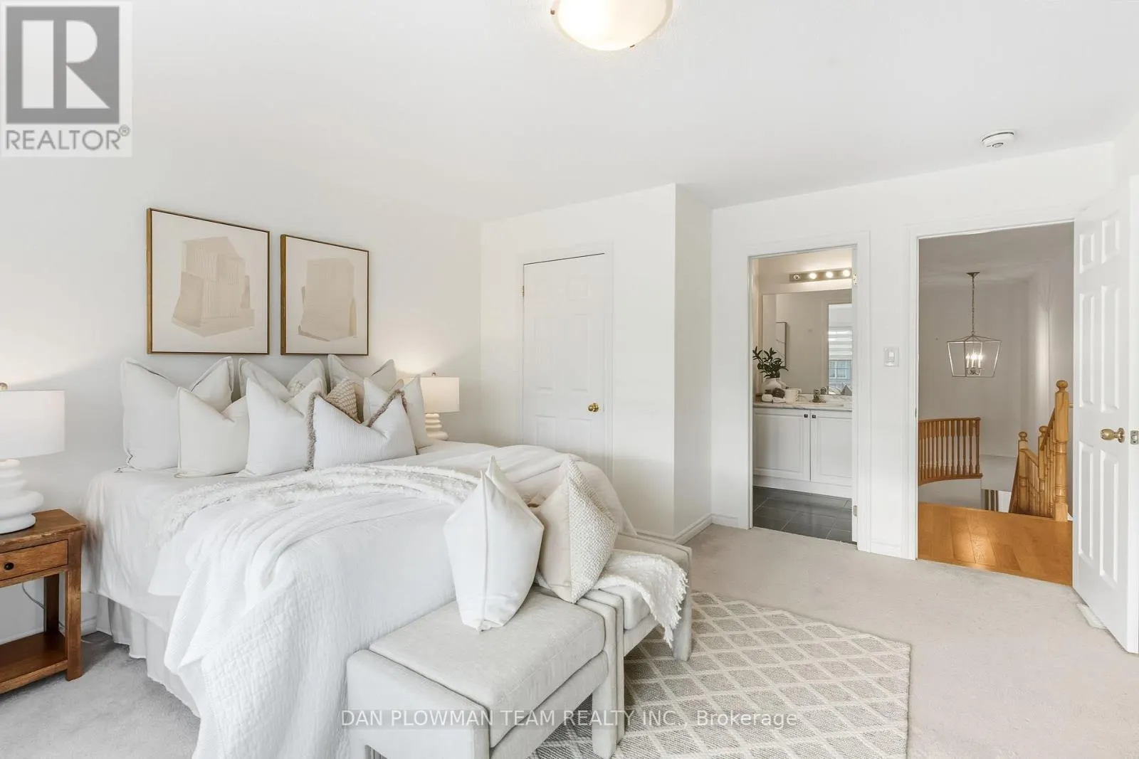 11 RAVENSEDGE COURT