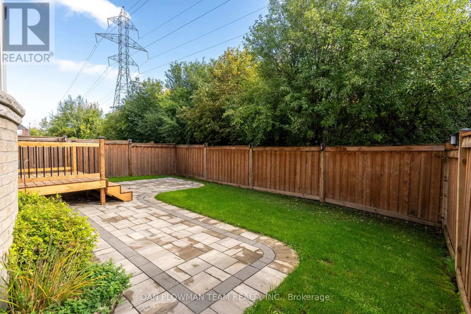 11 RAVENSEDGE COURT