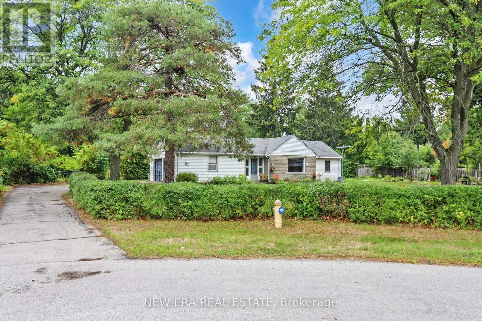 28 THOMAS AVENUE