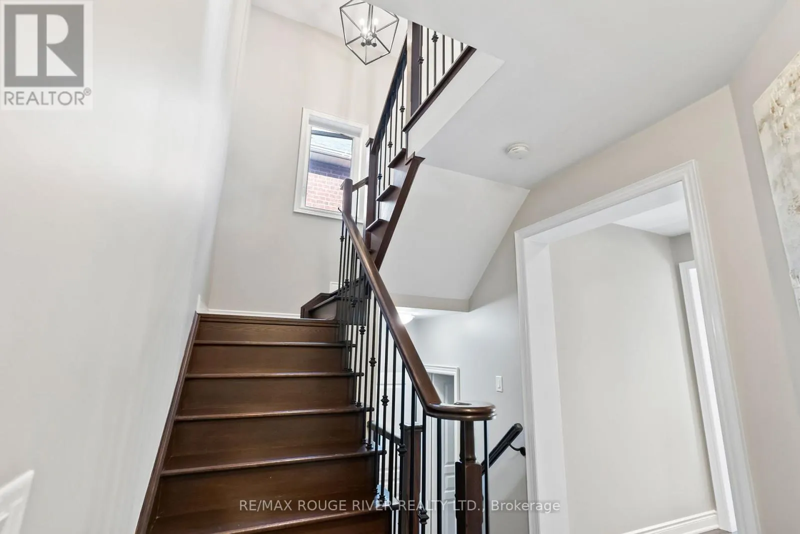 34 ENDEAVOUR COURT