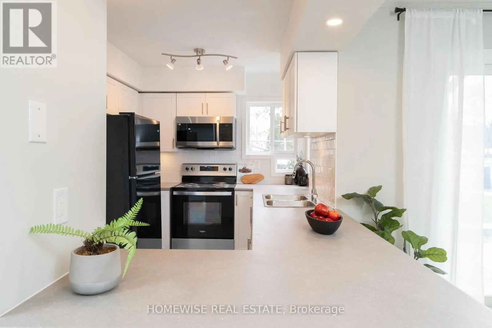 D3 - 240 ORMOND DRIVE