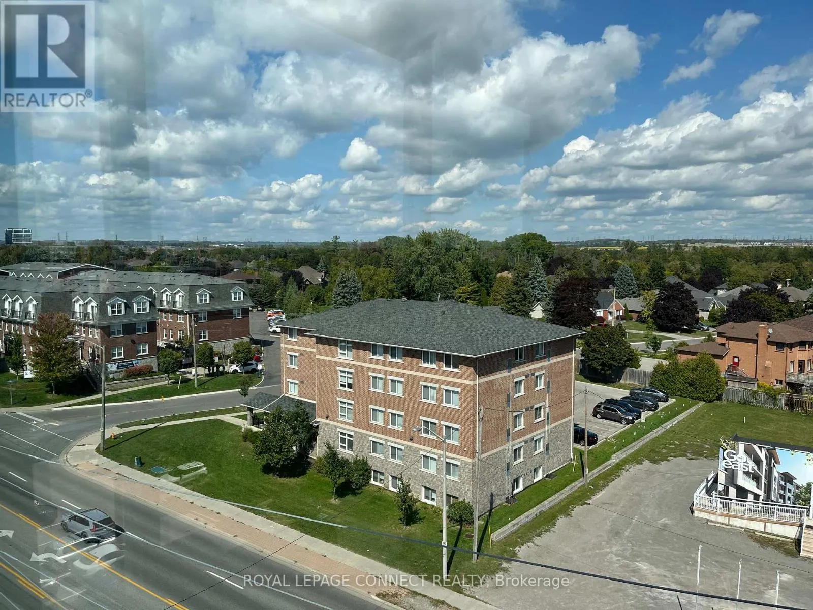 731 - 1900 SIMCOE STREET N