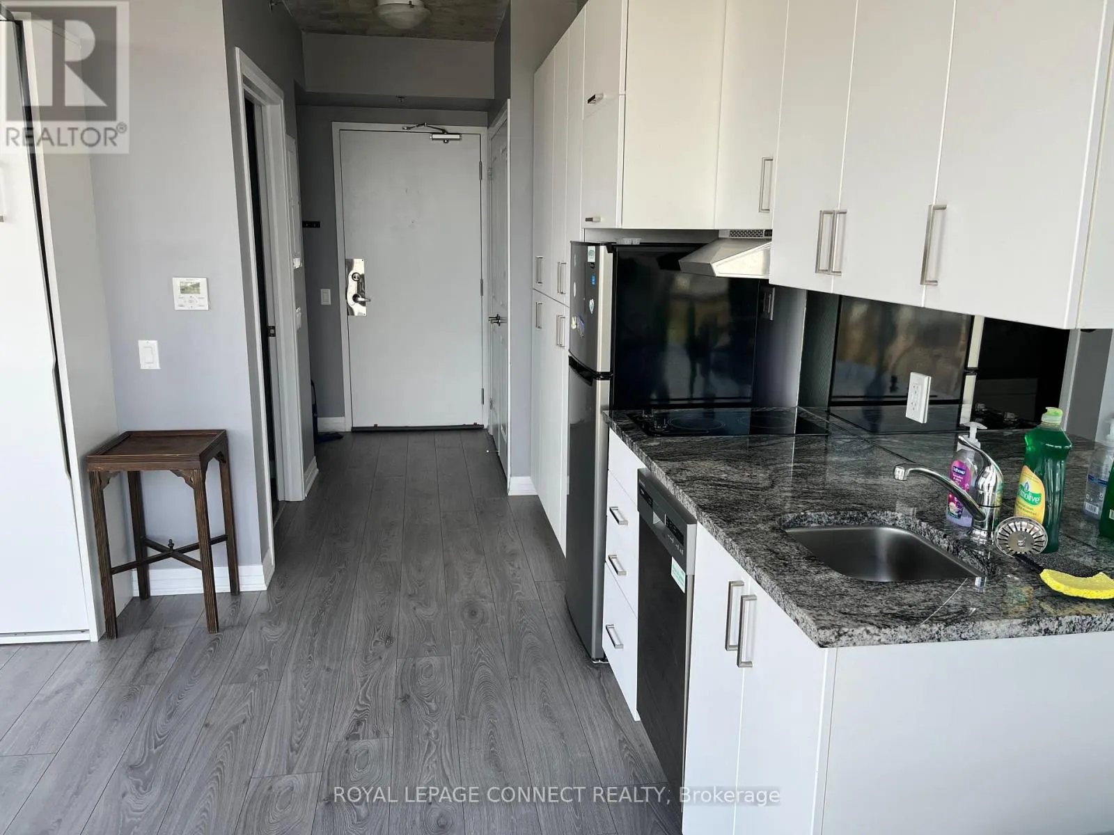 731 - 1900 SIMCOE STREET N