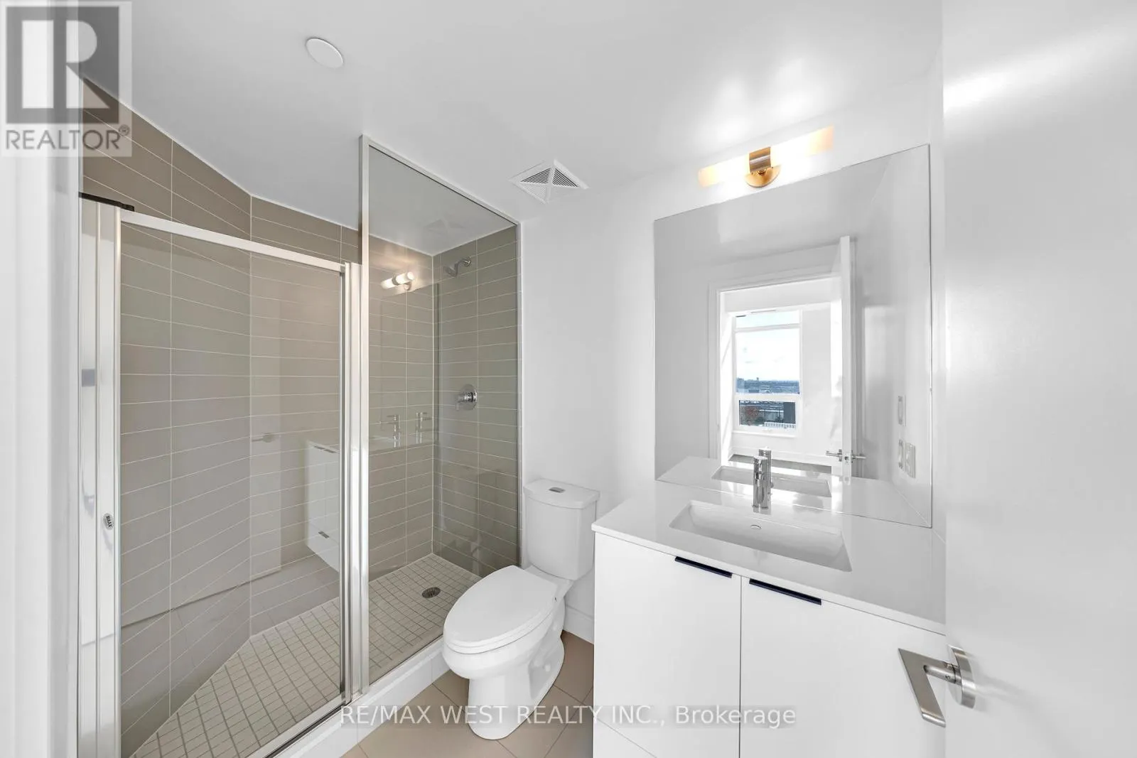 1350 ELLESMERE ROAD