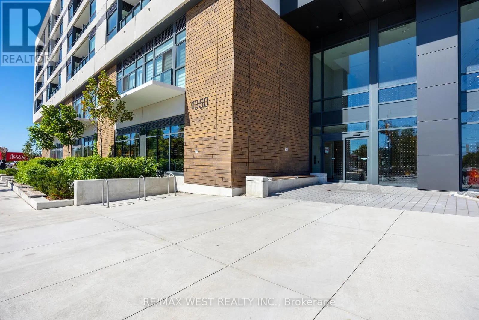 1350 ELLESMERE ROAD