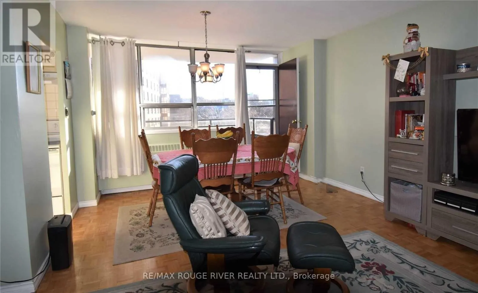 303 - 180 MARKHAM ROAD