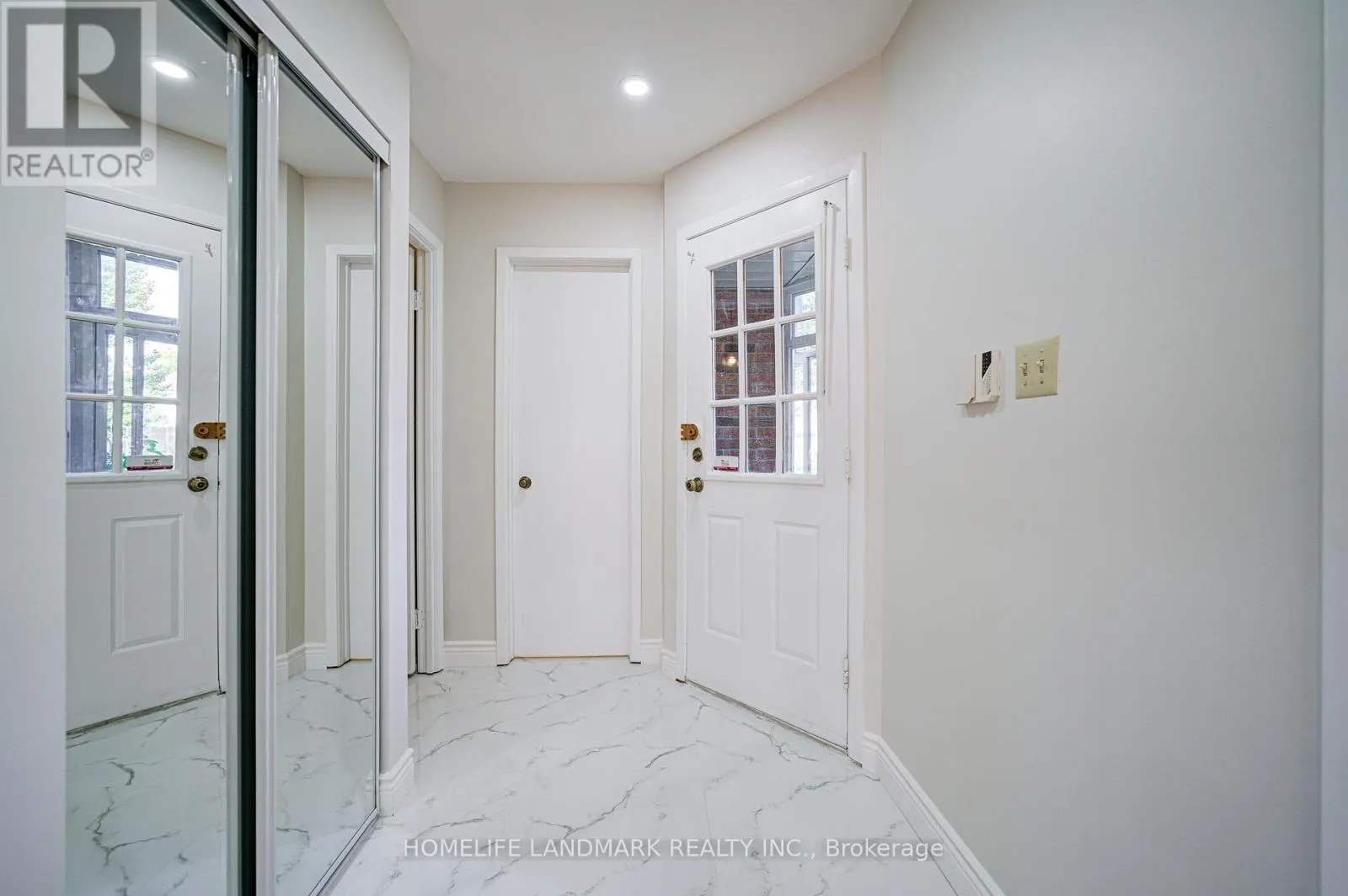 79 SANDYHOOK SQUARE
