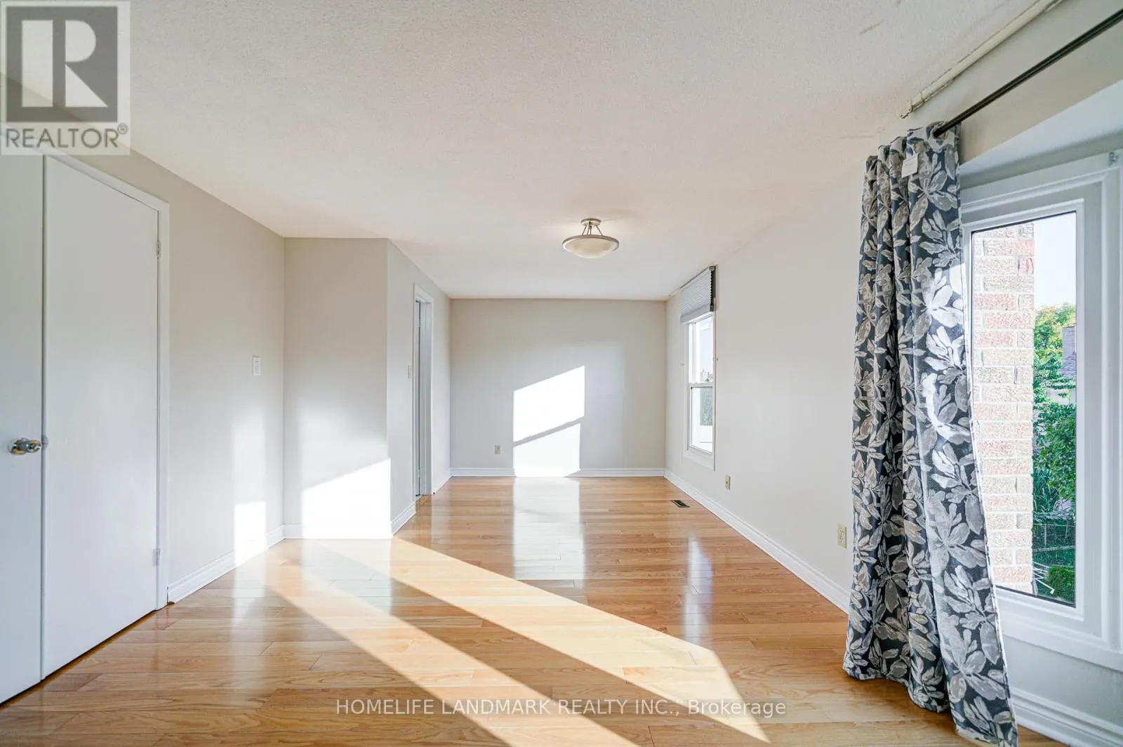 79 SANDYHOOK SQUARE