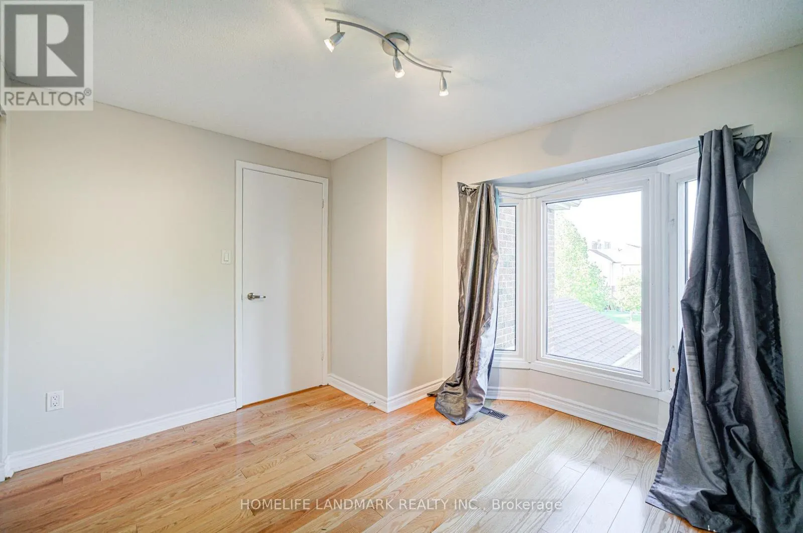 79 SANDYHOOK SQUARE