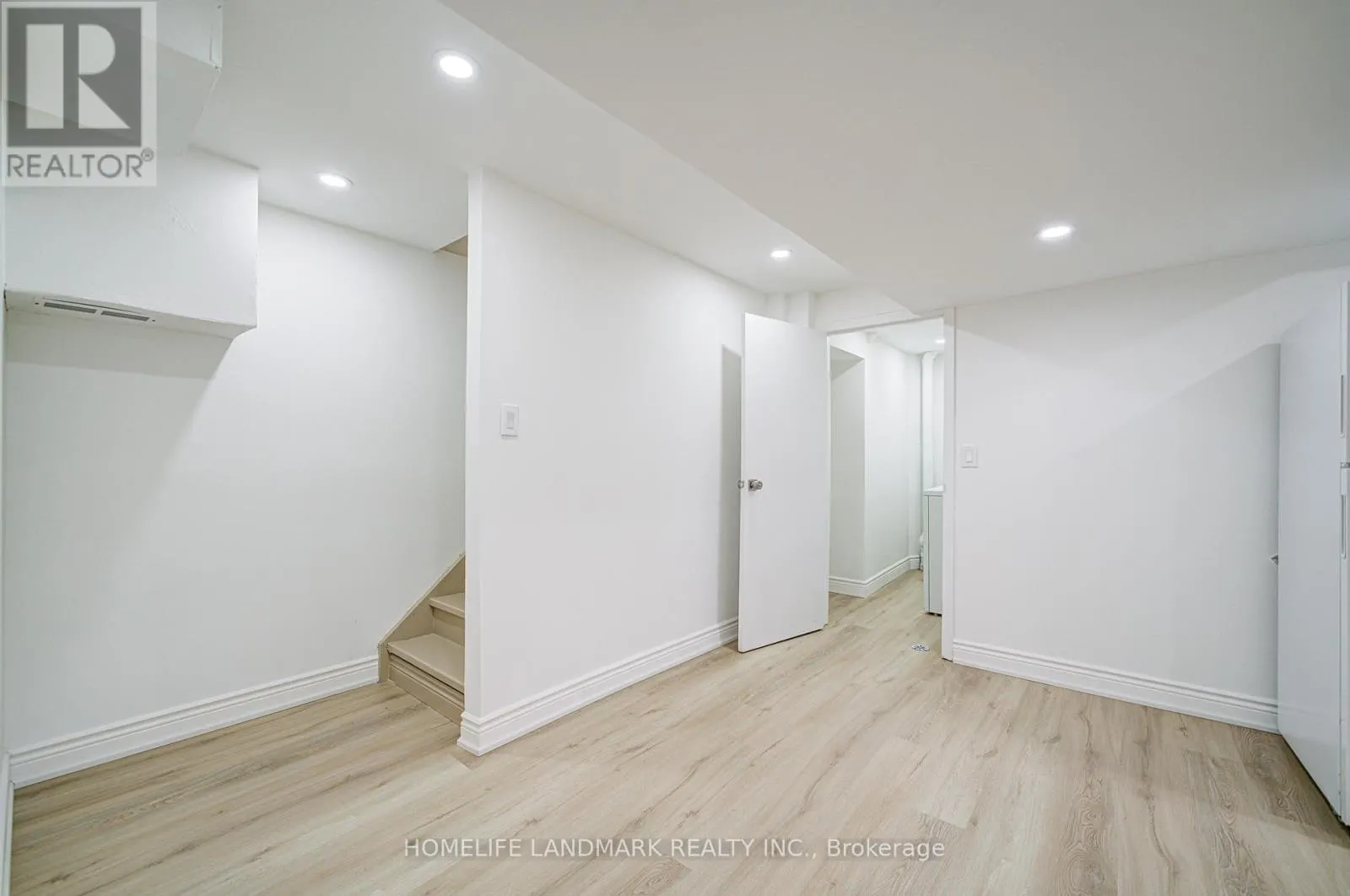 79 SANDYHOOK SQUARE