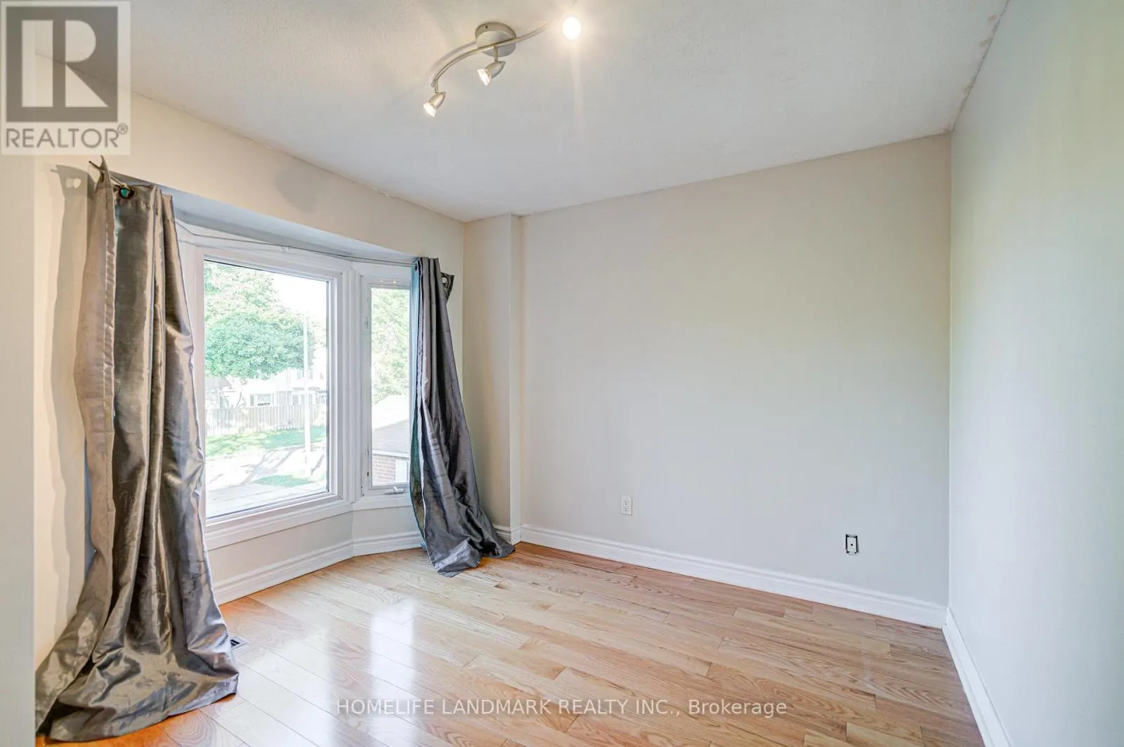 79 SANDYHOOK SQUARE