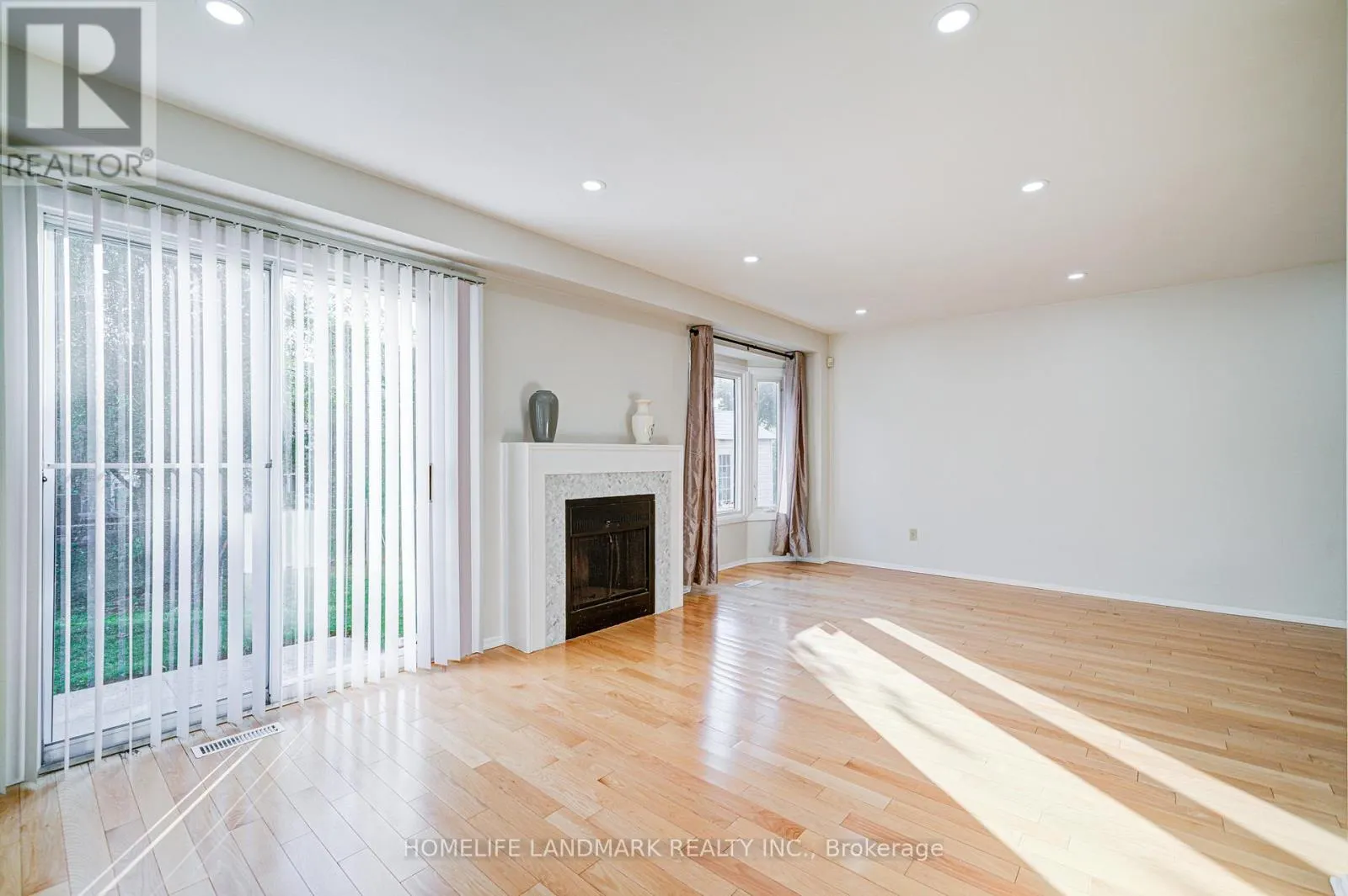 79 SANDYHOOK SQUARE