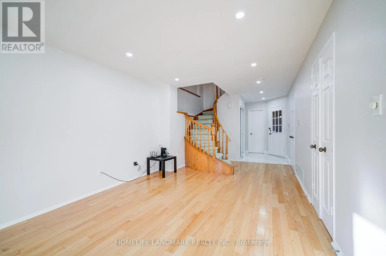 79 SANDYHOOK SQUARE