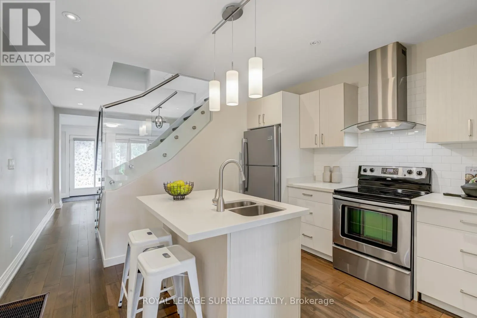 313 CEDARVALE AVENUE