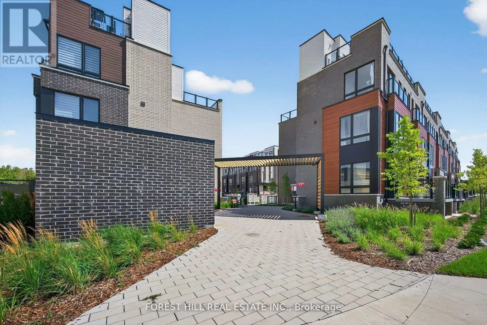 16 - 165 TAPSCOTT ROAD
