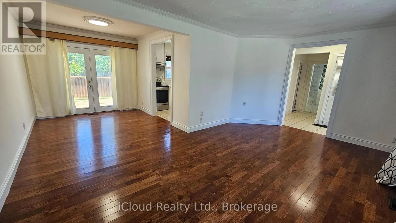 MAIN - 111 BEXHILL AVENUE